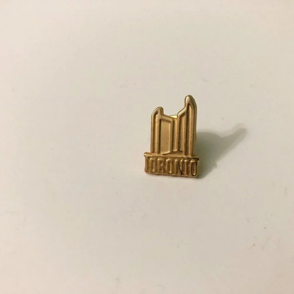 Mix Lot of 5 Pins Empire Club Canada AUUC Toronto Caledonia Pin - Picture 13 of 16